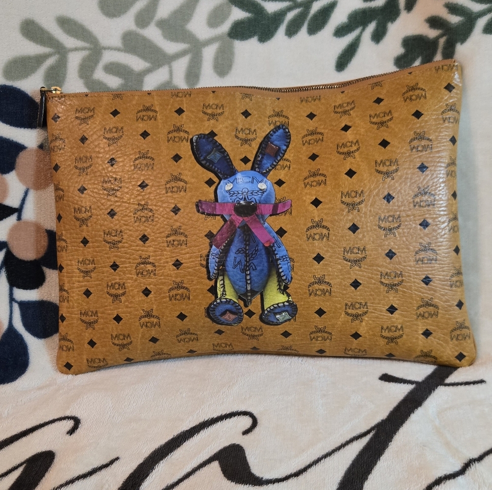 💯 Authentic MCM Visetos Rabbit Pouch in Cognac